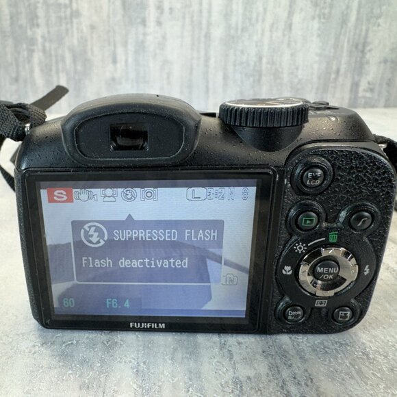 Fujifilm Finepix S1800 Digital 12 Megapixel Black Camera-TESTED - Picture 16 of 16